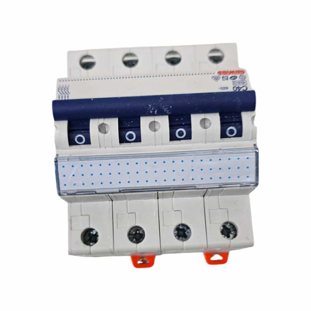 Întrerupător automat GEWISS 90 MT C40 4P, alb, pentru protecție electrică